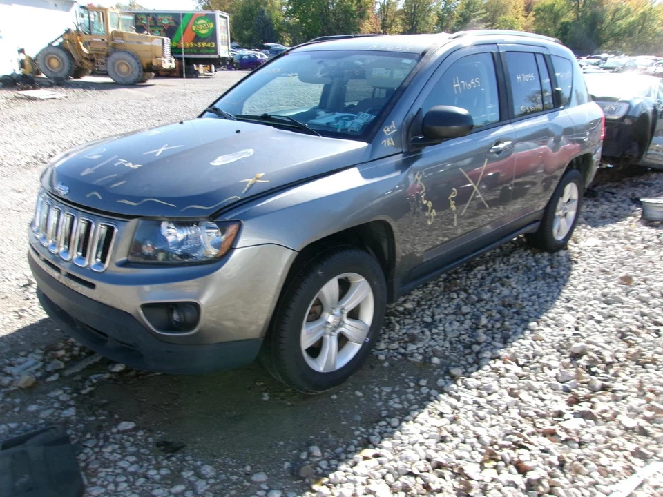 Used Engine Cover fits: 2013 Jeep Compass  Grade B - Image 2 of 4