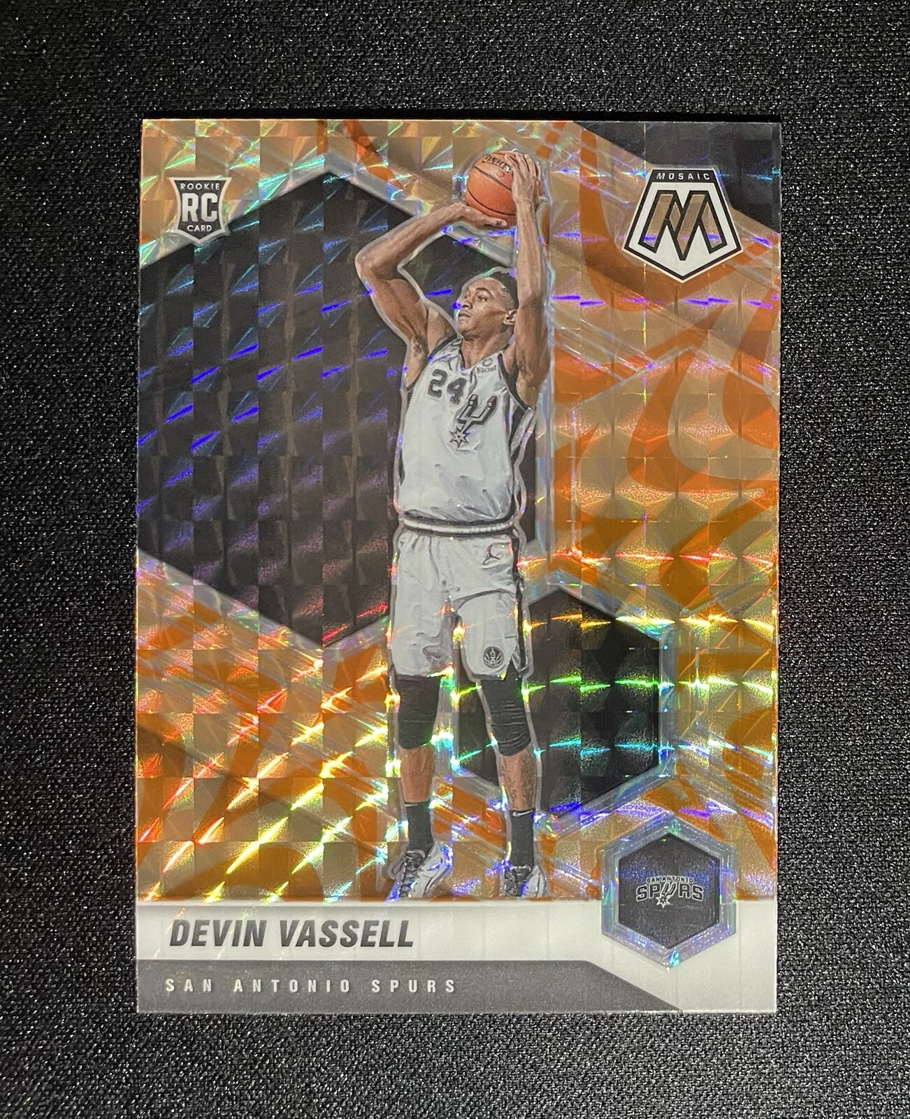 2020-21 Panini Mosaic Orange Reactive Prizm Devin Vassell RC #221 Spurs Rookie