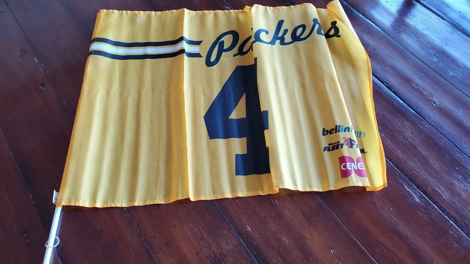 50 Green Bay Packers Brett Favre #4 banderas y 1 tarjeta coleccionable Topps autografiada Foto 2 de 4