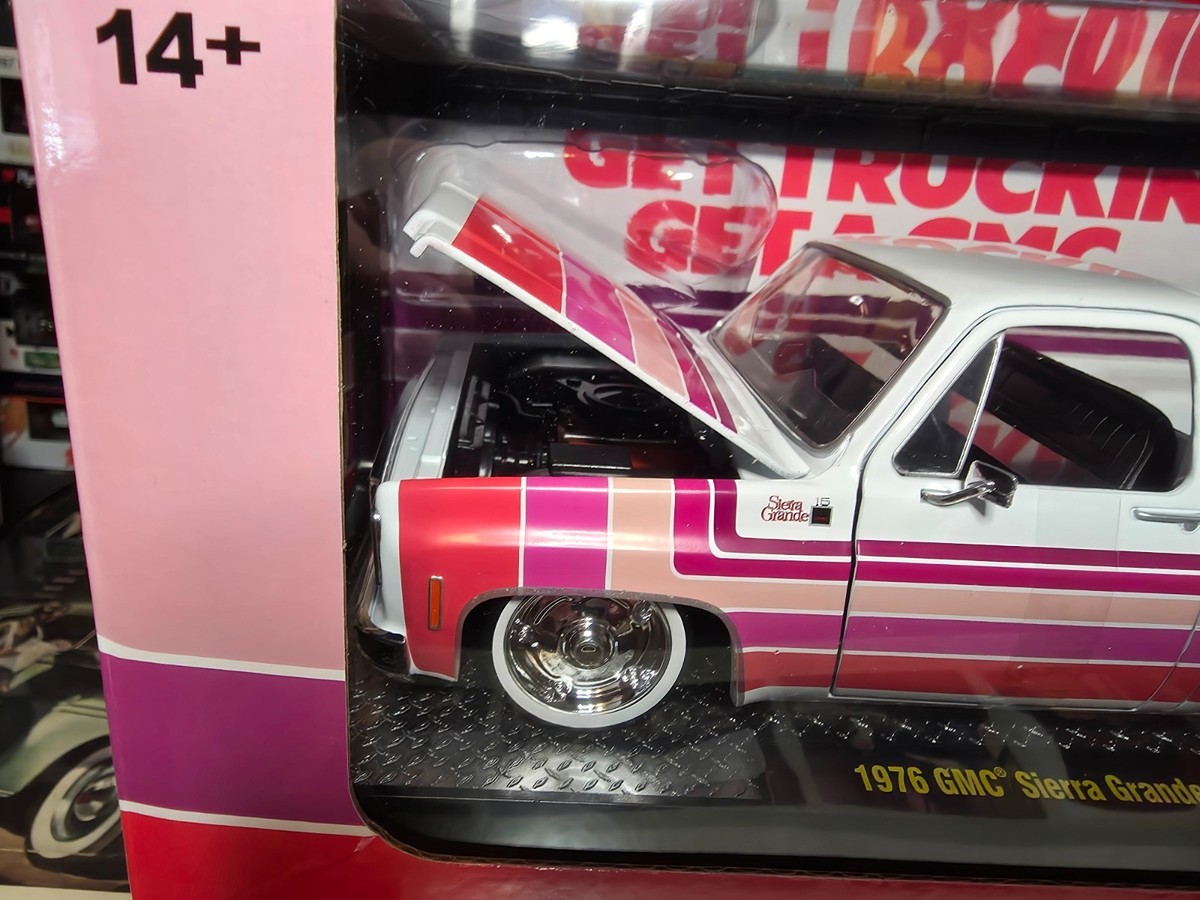 M2 Machines 1:24 1976 GMC Sierra Grande 15 White and Pink | eBay