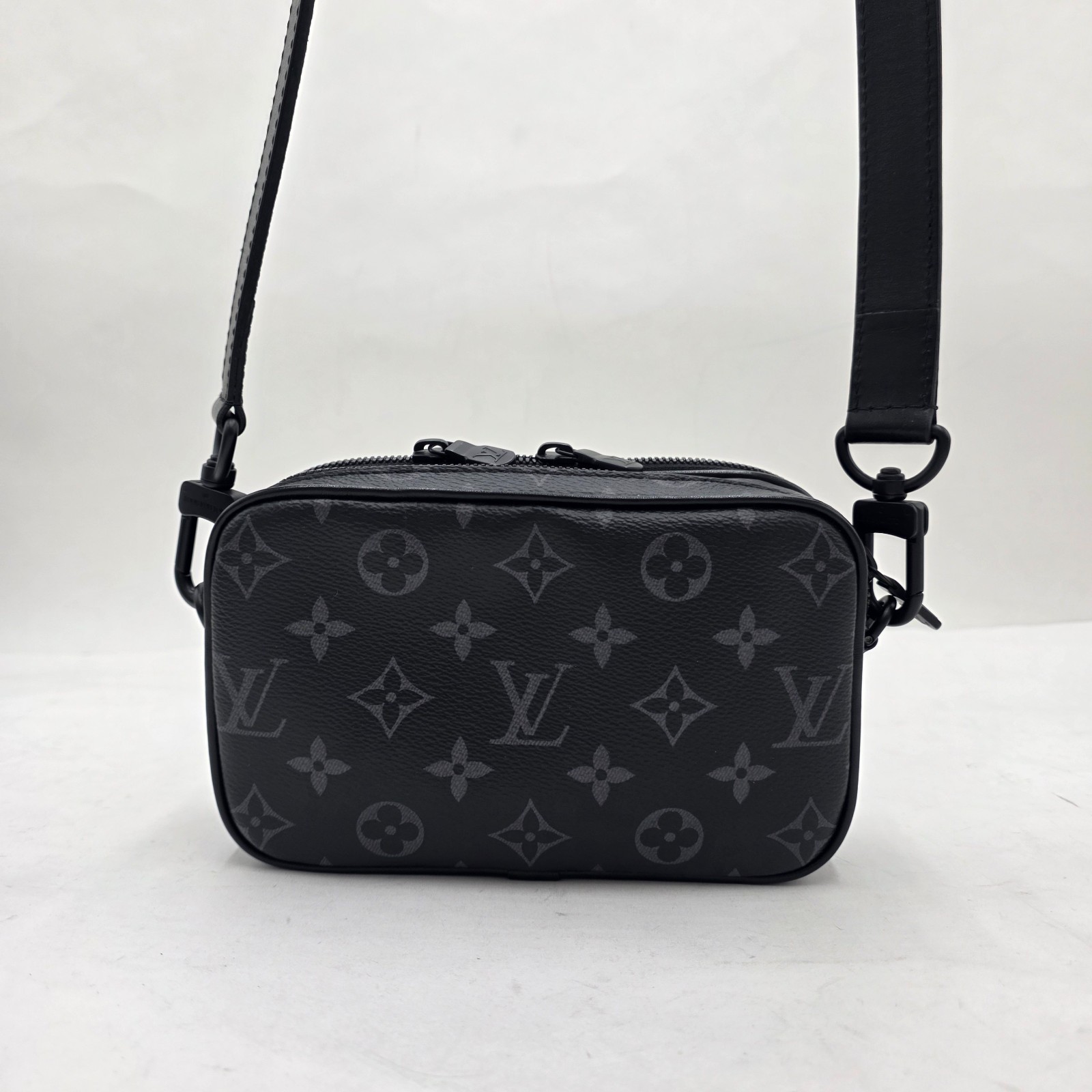 Louis Vuitton Monogram Eclipse Alpha Messenger ( … - image 2