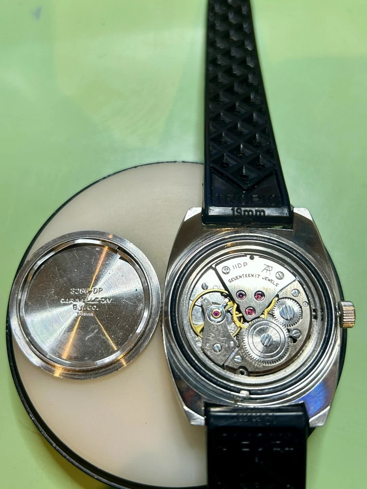 Reloj Bulova Caravelle 666 "Devil Diver" Vintage 1974 - Recientemente revisado Foto 2 de 4