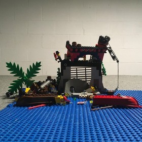Pirates LEGO Skull Island (6279)