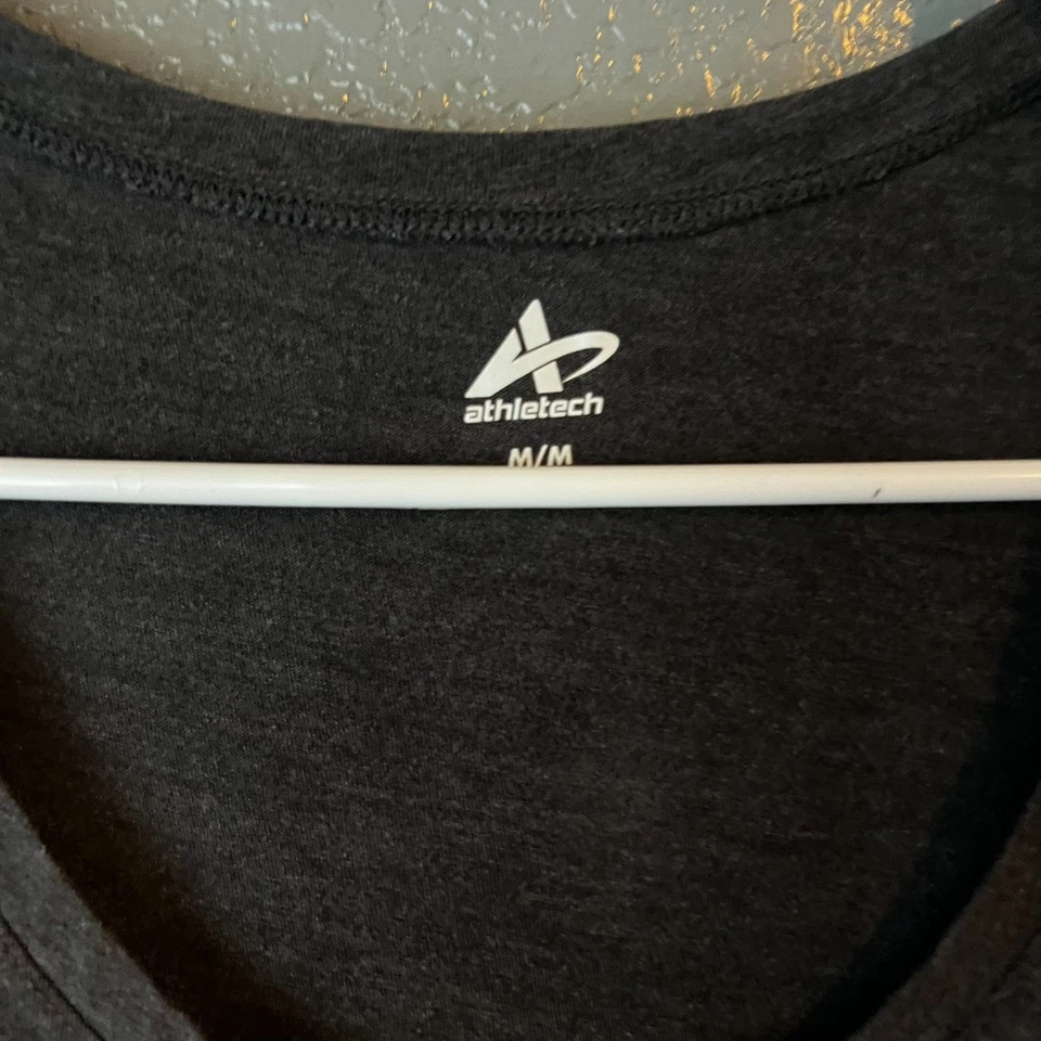 Camiseta sin mangas AthleTech negra con gráfico "Hustle" para mujer camiseta deportiva de entrenamiento medio Foto 3 de 3