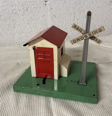 Postwar Lionel No. 145 Automatic Gateman Train Accessory W/Swinging Gateman