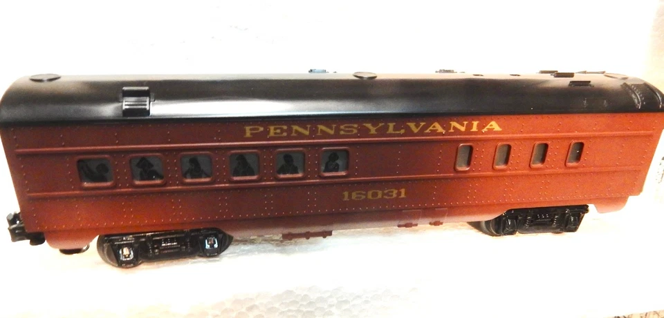 Lionel Set of Four Pennsylvania RR Lighted  Passenger Cars O /O27 gauge Op. LooK - Image 4 of 4