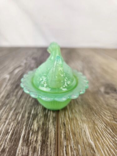 Jadeite Green Glass Hen on Nest Salt Cellar – Wide Ruffled Rim Basket Dish - Picture 4 of 7