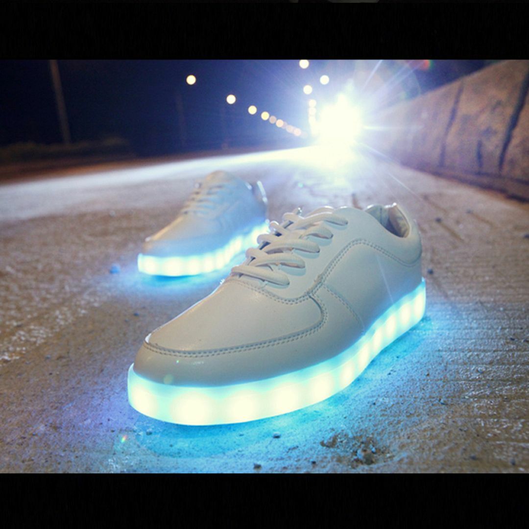 SAOLA WOO Nuova Suola Fluorescente Scarpe Antiscivolo Sfarfallio Sport Ricarica USB Scarpe