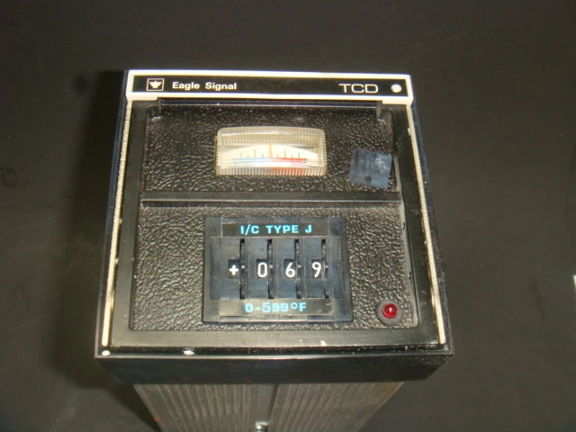 EAGLE SIGNAL TCD, SOLID STATE DIGITAL SET TEMPERATURE CONTROLLER, TCD302A604,NIB - Image 3 of 4