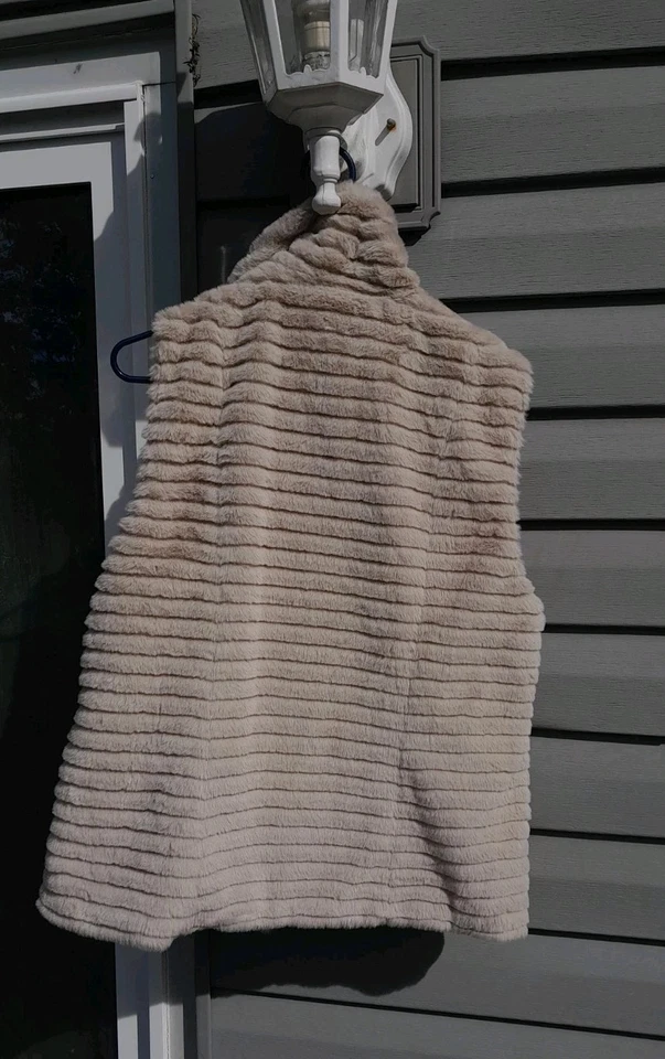 Chaleco para mujer Calvin Klein grande beige imitación piel cremallera frontal bolsillos delanteros nuevo con etiquetas Foto 4 de 4