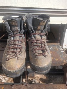 la sportiva makalu mountain /crampon boot see photos fit me snug at 44 so 42 /9
