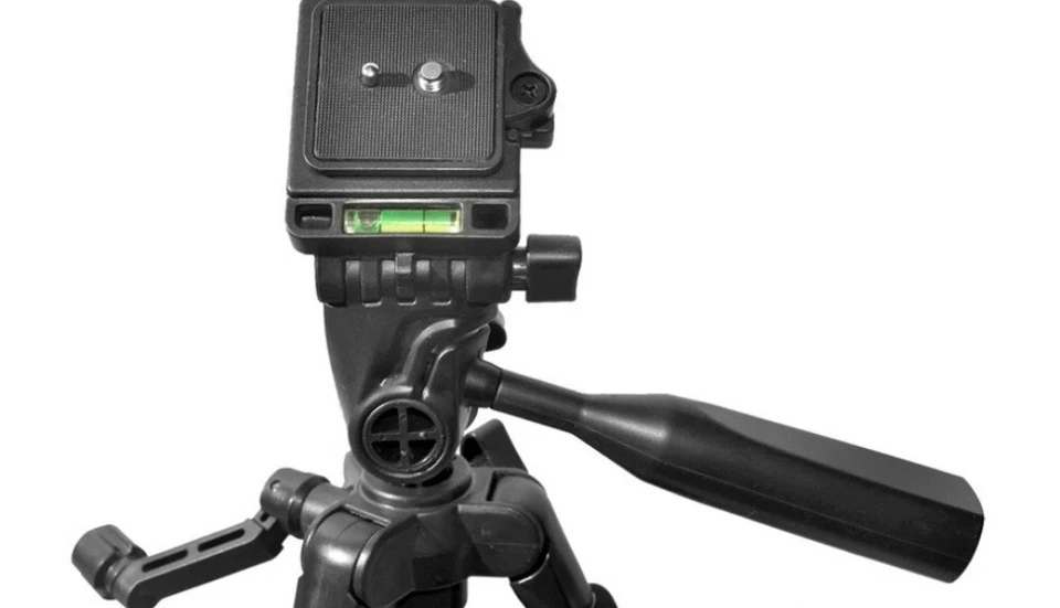Izonix Pro Series 60 In Digital Camera and Video Tripod Black - Image 4 of 4