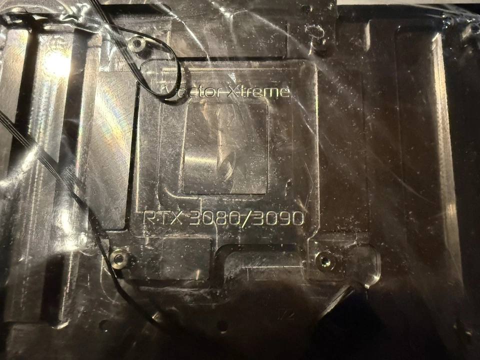 EK-Quantum Vector² Trio D-RGB Nickel/Plexi GPU Block for GeForce RTX 3080/3090 - Image 4 of 4