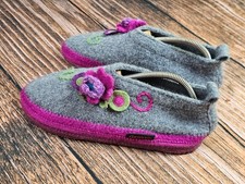 Giesswein Tangerhutte Boiled Wool Slippers Women  s 38 Austria Crochet Flower EUC