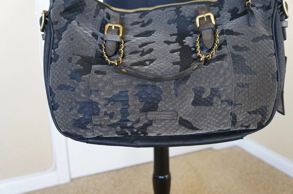 全新 Liebeskind 柏林黑色灰色眼镜蛇 Emb 皮革大号手提包 托特包 钱包 罕见 — 第 4/4 张图片