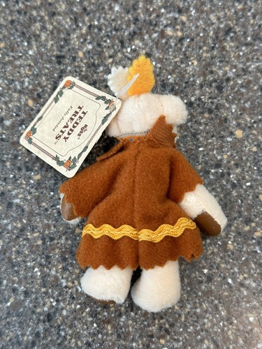 VTG Russ Teddy Treats Thanksgiving Set Pilgrim/Indian Bears 3” Fully Jointed NEW - Picture 8 of 8