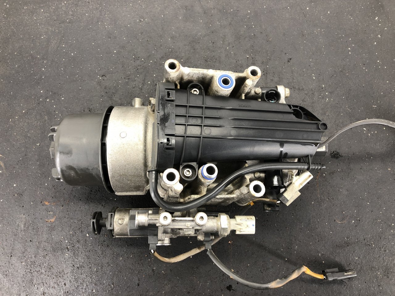 20182019 Paccar MX13 Fuel Filter Assembly Used P/N 2021265 eBay