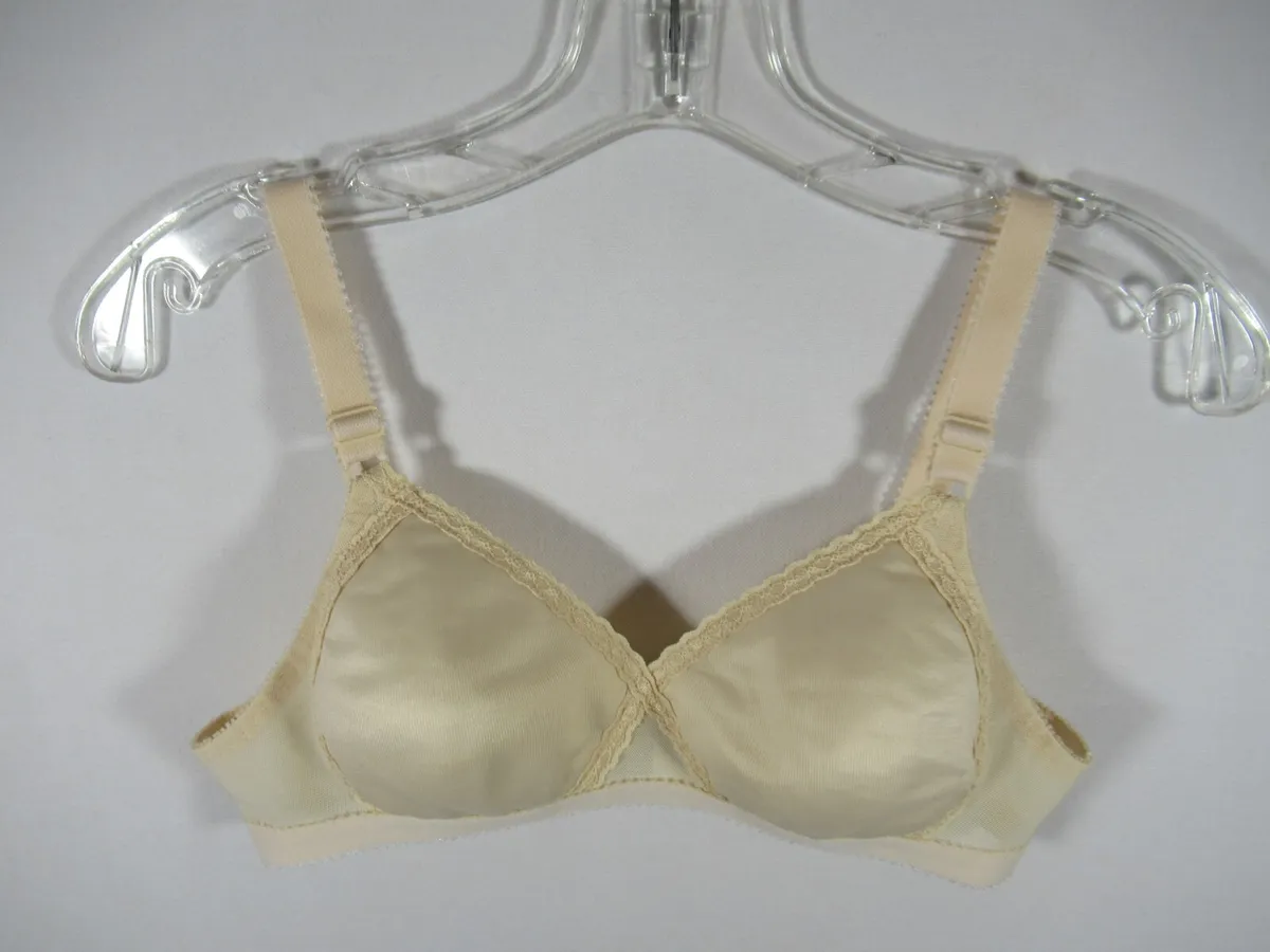 Vintage Playtex Cross Your Heart Bra 34A Beige Lightly Lined Wirefree Style  655