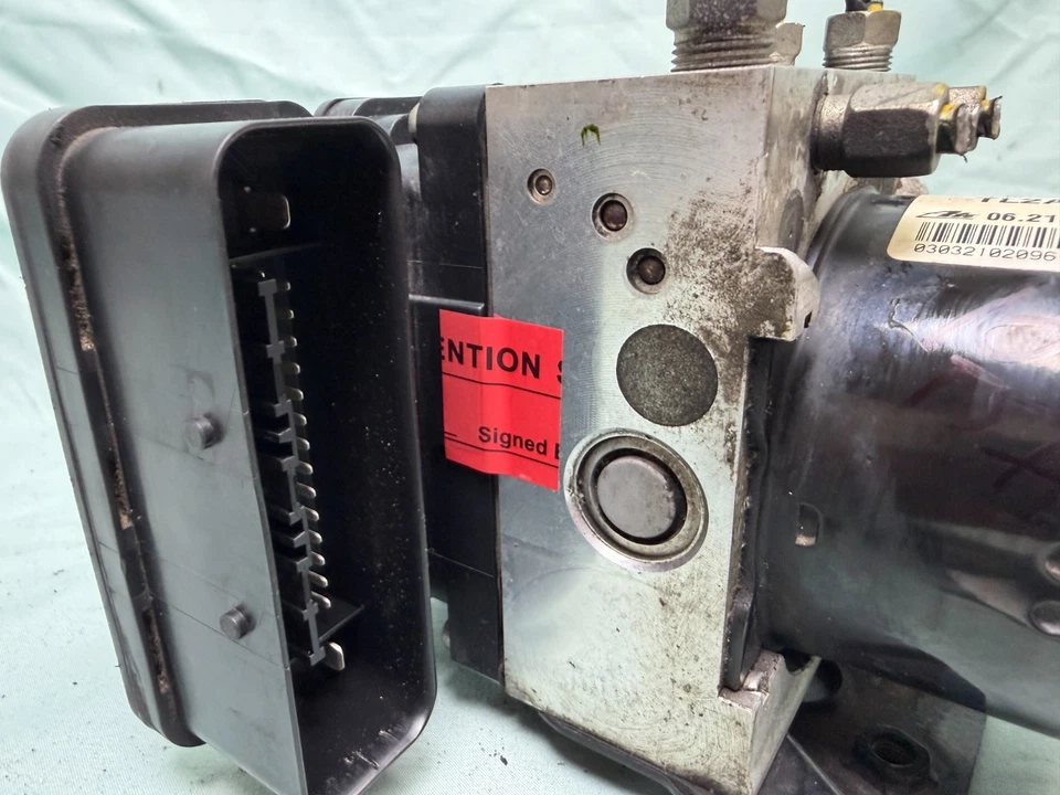 Bomba de freno antibloqueo y módulo ABS 57110-TL2-A212-M1 2009-2010 Acura TSX OEM Foto 4 de 4