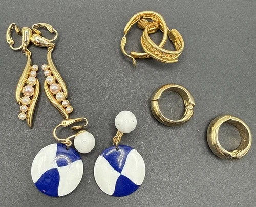 Lot Of Trifari Signed Earrings - Clip On Gold Tone Faux Pearl J40