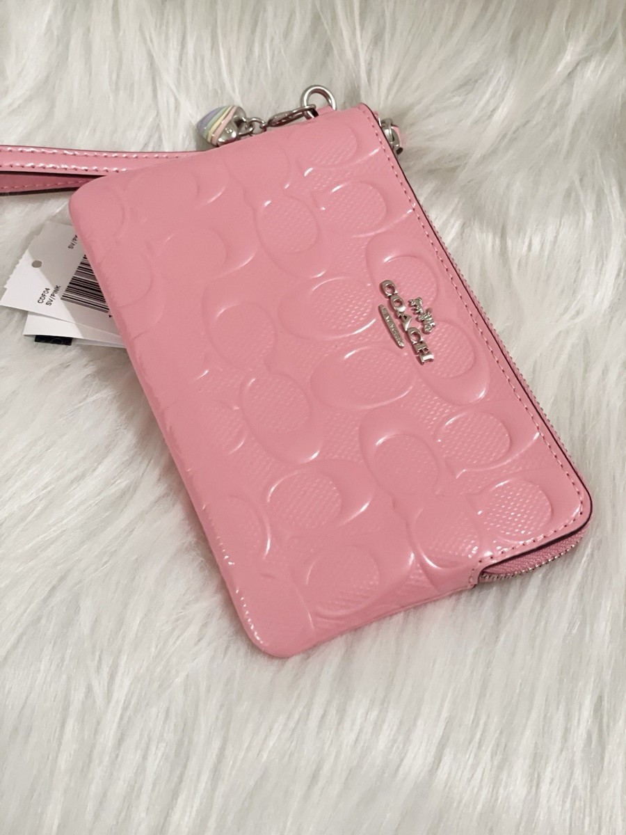 NWT COACH Corner Zip Wristlet Signature Leather Heart Charm CDF04