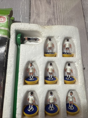 Vintage Complete Subbuteo LW Light Weight Ref 726 Leeds United Football Team - Picture 9 of 15