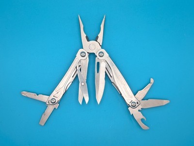 LEATHERMAN WINGMAN MULTI-TOOL! FAST SHIPPING!