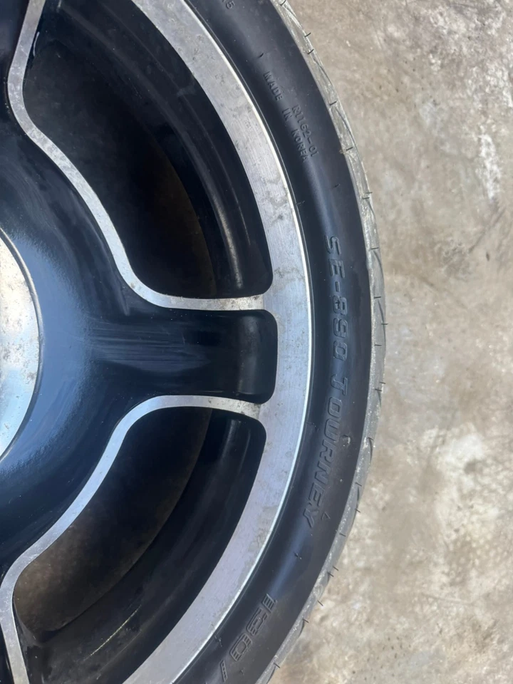 前轮 RIM MAG 2010 Harley-Davidson Street 滑翔 FLHX SHINKO 轮胎 — 第 2/4 张图片