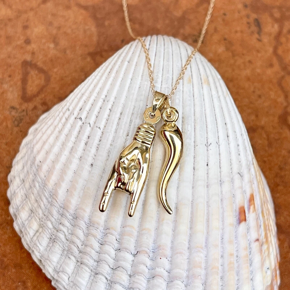 14KT Yellow Gold Mano Cornuto Italian Horn Corno Pendant Chain Necklace Large