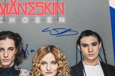 ダミアーノ直筆サインマネスキンmaneskin メガジャケット付chosenCD ダミアーノ直筆サインマネスキンmaneskin メガジャケット付chosenCD