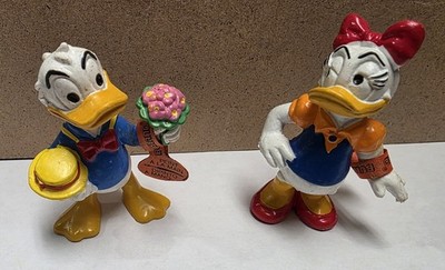 BULLYLAND DISNEY VTG 1984 DONALD DUCK WITH FLOWERS & DAISY FIGURES HAND-PAINTED
