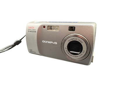Olympus CAMEDIA D-540 Zoom CCD Sensor DigiCam Digitalkamera Silber Geprüft