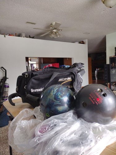 Brunswick Zone Black 2 Ball Roller Bowling Bag Vintage Balls And Bag - Picture 5 of 20