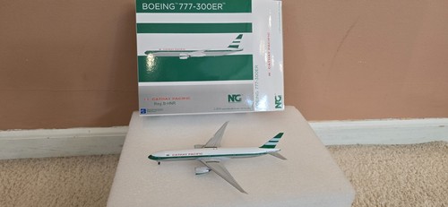 NG Models Cathay Pacific B 777-367ER 1:400 73001 Green Lettuce Colors B-HNR
