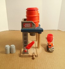 Thomas  Friends Wooden Railway Sodor Cement Works with Lorry Truck Y27