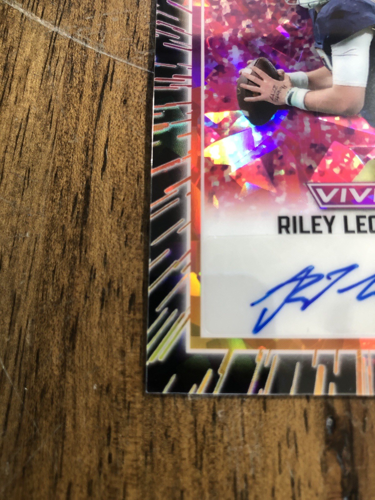 2025 Leaf Vivid Football RILEY LEONARD Black Crystal 1/1 AUTO view 11