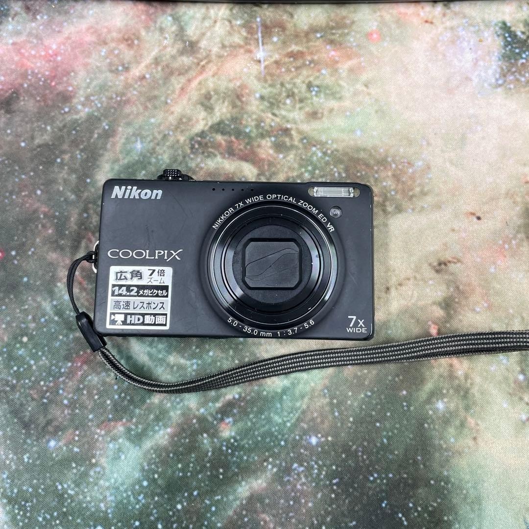 Nikon COOLPIX 14.2MP Compact Digital Camera with 7x Zoom HD Video