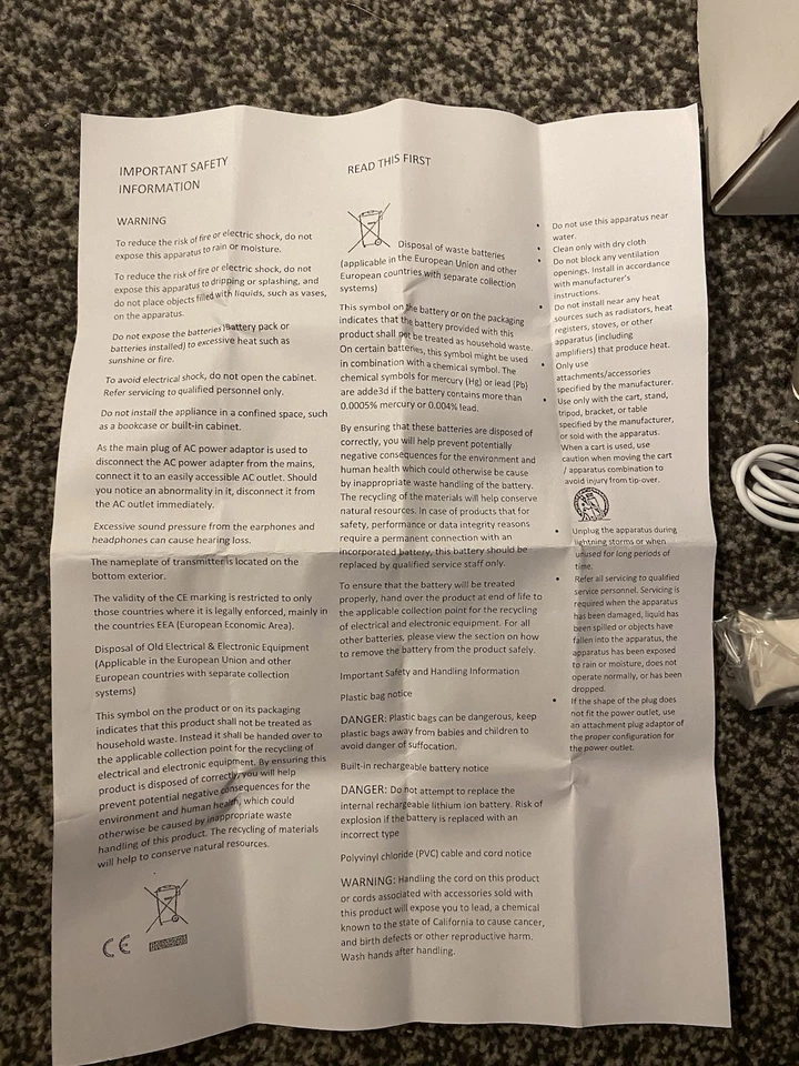 Apple Watch SE (2nd Generation) 40mm Aluminium Case with Sport Loop - Starlight - Image 4 of 4