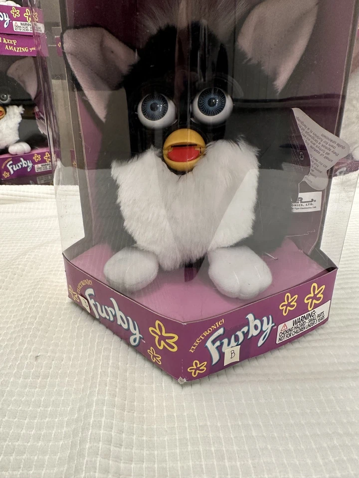 Vintage Original First Edition Furby-BNIB- Tiger Elect- 1998 Black and white  - Image 3 of 4