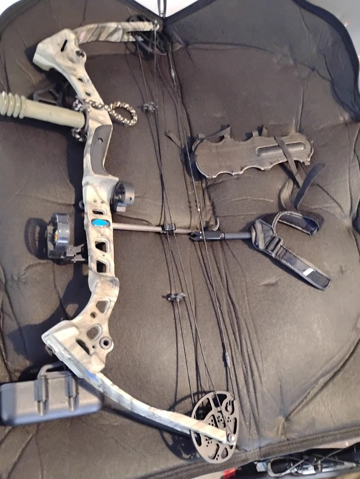 Paquete completo de arco compuesto de diamante Bowtech para zurdos Foto 2 de 4