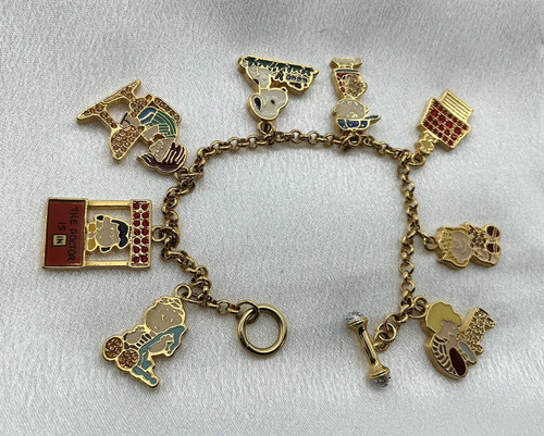 Danbury Mint Peanuts Snoopy Gold Tone Enamel Charm Bracelet