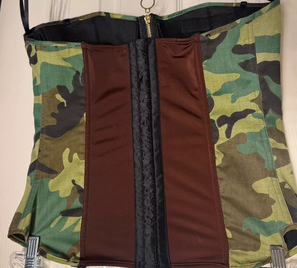 🦚🦚Coqueta Corsé Camuflaje Verde Ejército Talla L🦚🦚 Foto 2 de 4