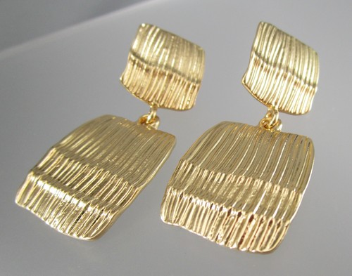 Textured 2" Gold Tone Dangling Clip on Earrings 121Y