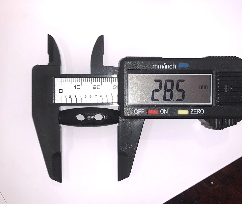 4 X Polished 2 Hole Pale Oak Wooden Toggle Buttons 28.5mm - Image 4 of 4