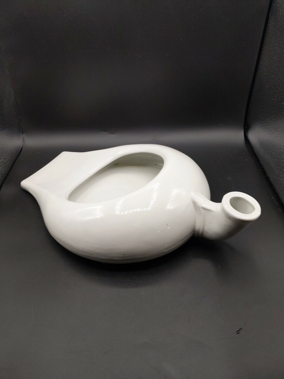 Vtg White Porcelain Ceramic Chamber Pot Bed Pan Urinal Hospital Antique