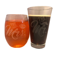 MR and MRS Set Wine Beer Pint Glass Engraved Wedding Engagement Gift Couples Fun