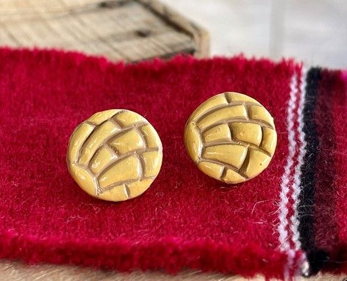 Concha Pan Dulce Stud Earrings/Mexican Sweet Bread Studs/Handmade Clay Earrings - Picture 3 of 7