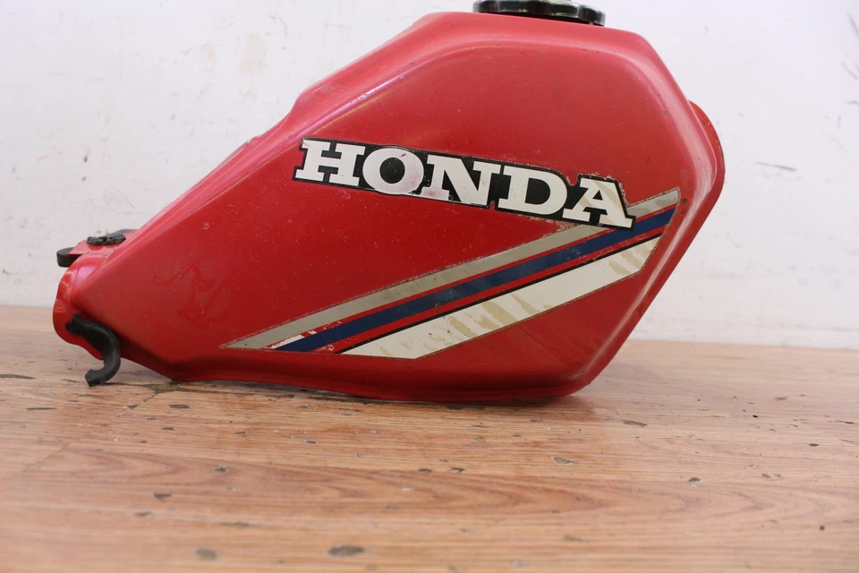 1985 年本田 ATC 250SX 250 SX 燃气油箱带盖和 Petcock - 内部生锈 — 第 2/4 张图片