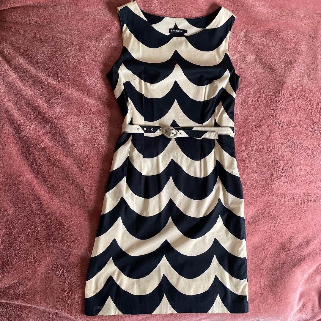 Marimekko Navy Ivory Wave Pattern Sleeveless One Piece Dress with Belt