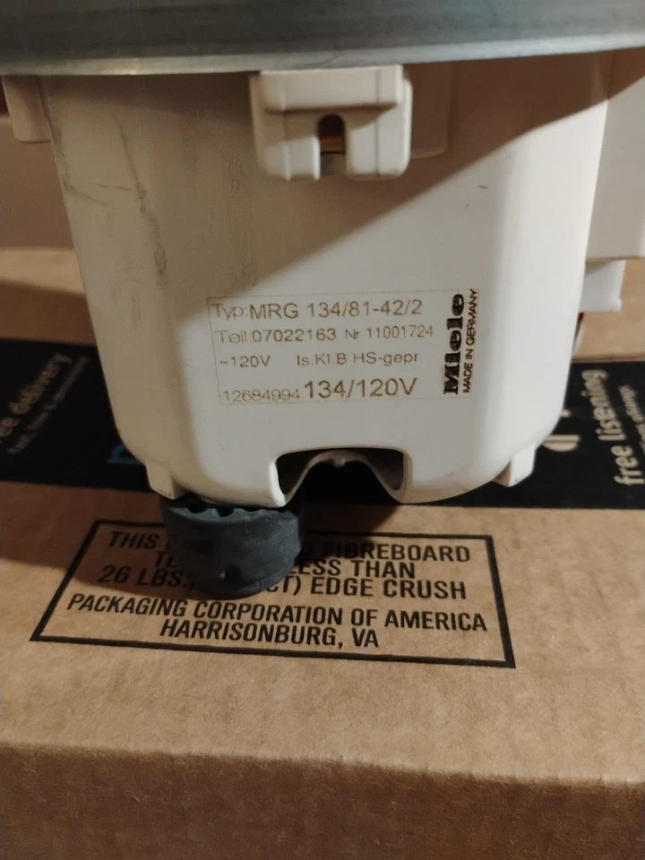 Miele C1 Motor, MRG 134/81-42/2, #07022163, W/ Wiring Harness, Used, Tested, 👍 - Image 2 of 4